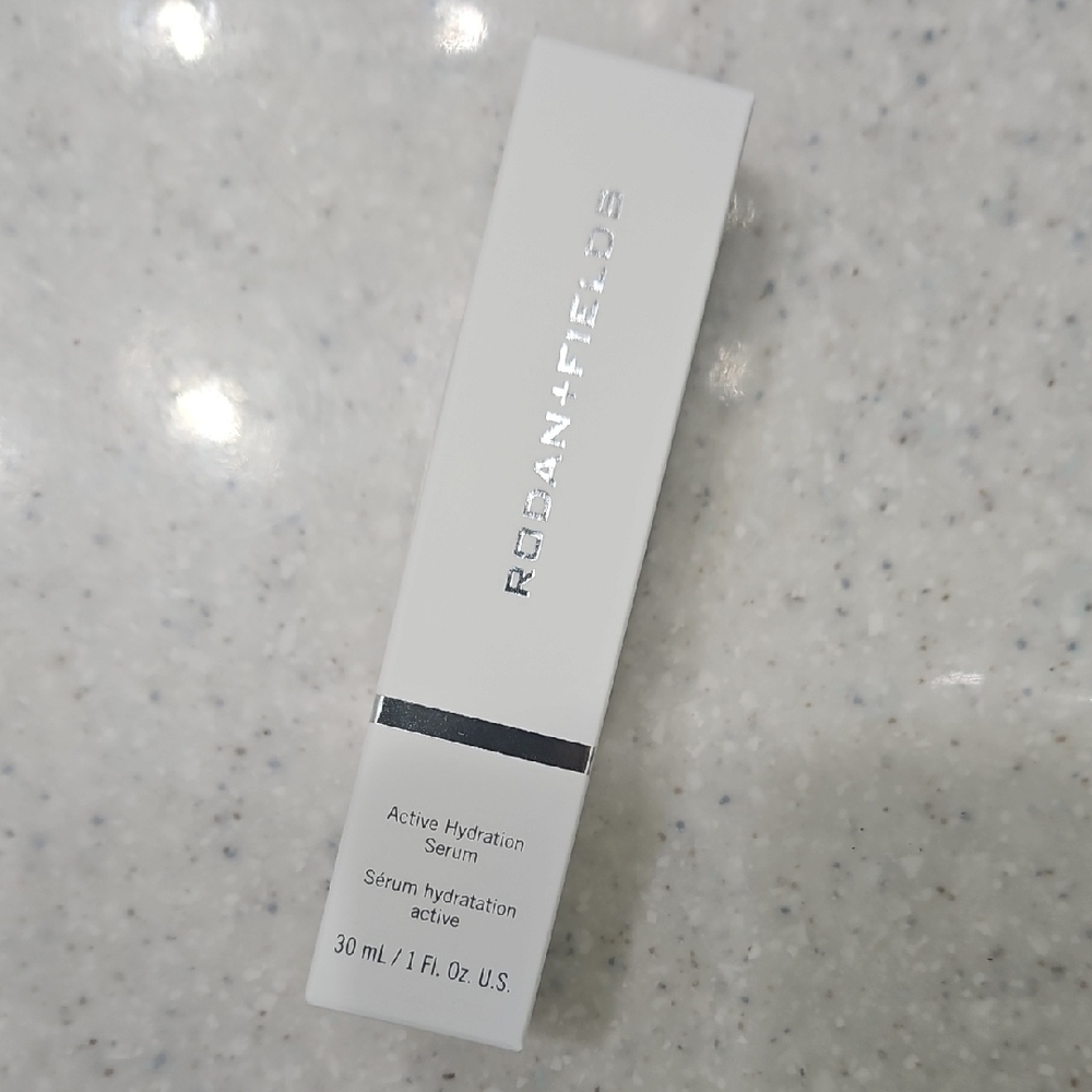 Rodan + Fields Active Hydration Serum in White and Silver